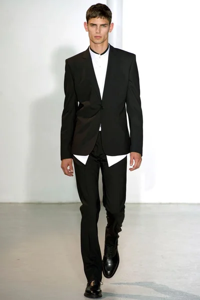 Look 12